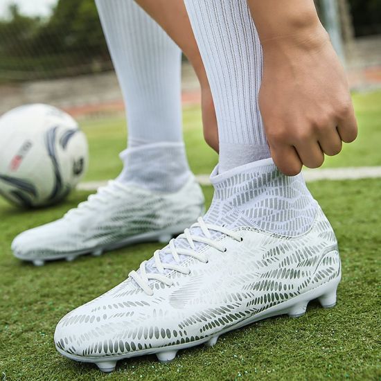 2019 Top Sale Professional Sports Soccer Shoes with Long Nail Sole