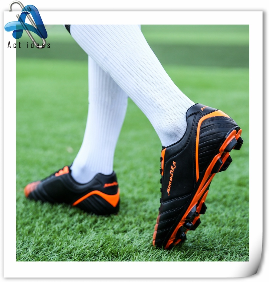 2022 Fashion Sports Football Shoes Indoor Soccer Shoes for Men