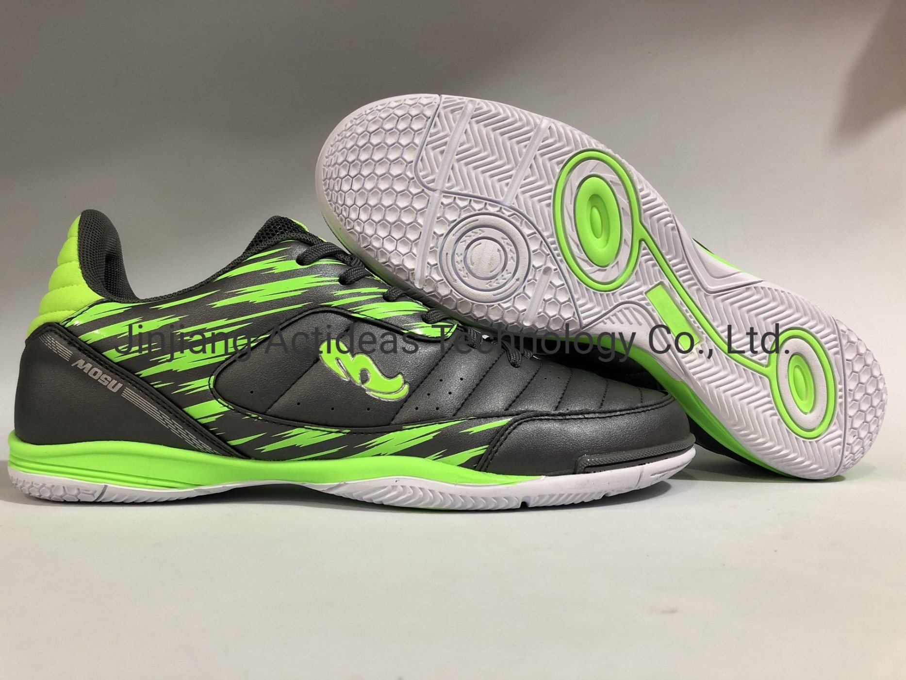 2020 Factory Customized Outdoor Soccer Shoes Wholesale Football Boots