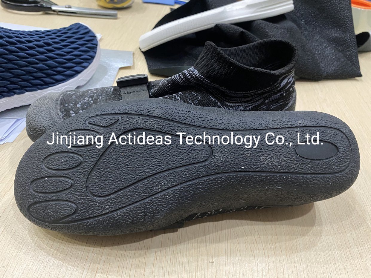 2021 New Design High Quality Water Walking Shoes Beach Shoes China Factory Supply