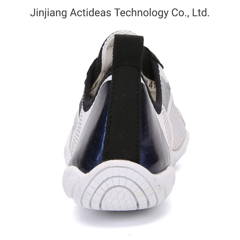 China Factory Custom Swimming Water Shoes Fashion Design White Color Beach Shoes for Men