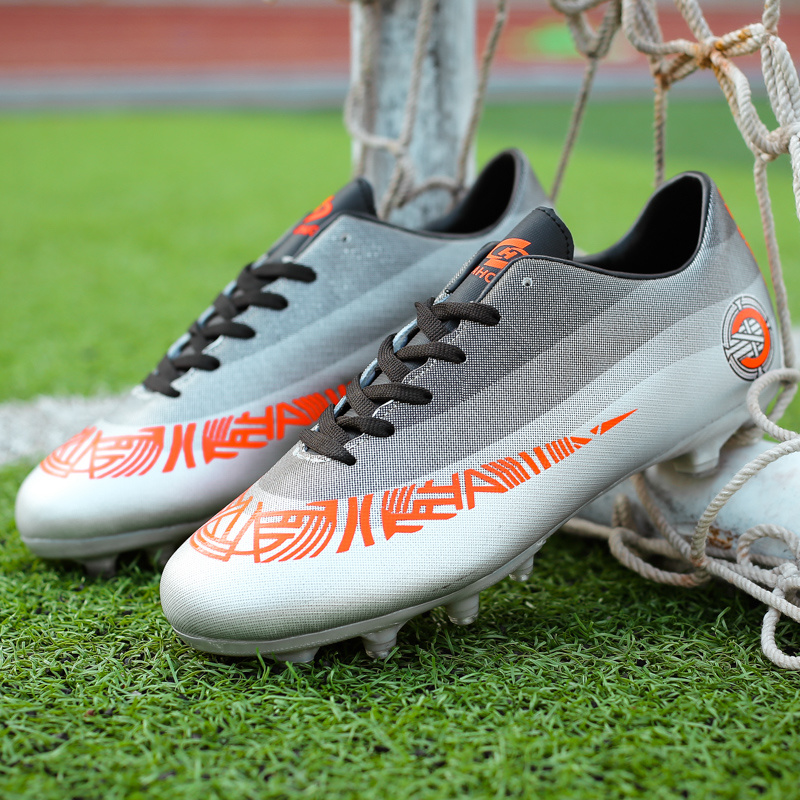 2019 Newest Style Soccer Shoes, Cleats Lightweight Men′s Football Soccer Shoes, Wholesale Cheap Sports Shoe