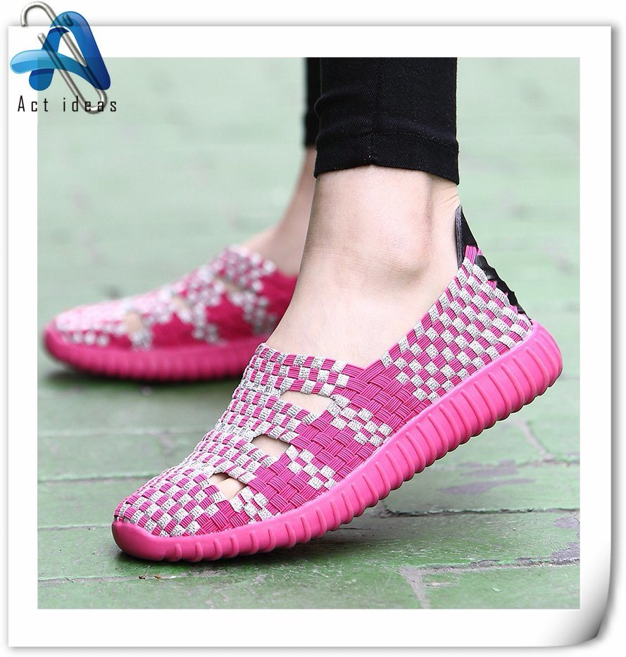 China Factory Women Handmade Woven Weave Shoes with Strap